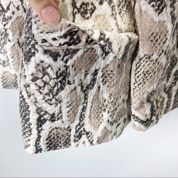 Louben Open Front Snake Printed Blazer Sz 12 - Picture 4 of 7